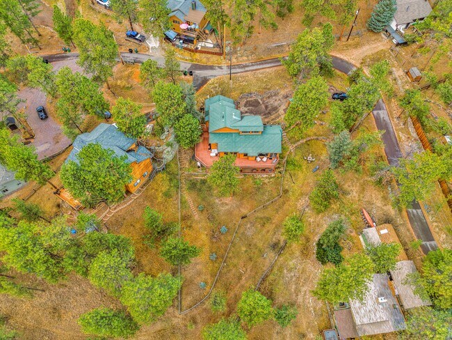 Building Photo - 28384 Kinnikinick Rd