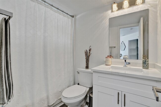 Building Photo - 3633 NW 6th St