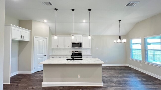 Building Photo - 606 Moseley Ln