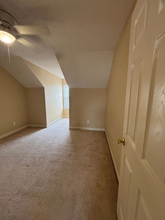 Building Photo - **MANAGERS SPECIAL 250 OFF FIRST MONTH REN...