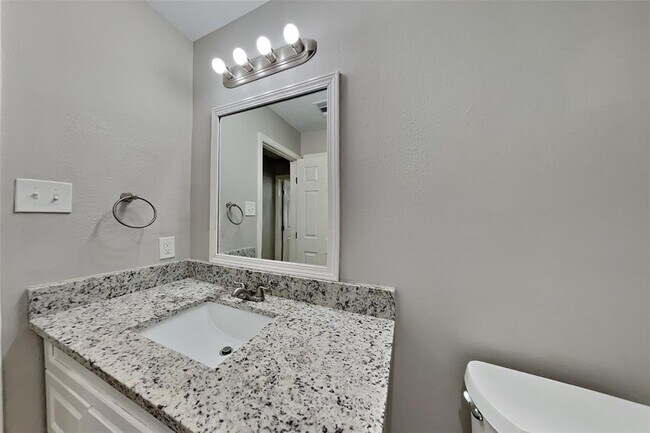 Building Photo - 7010 Apple Oak Ct