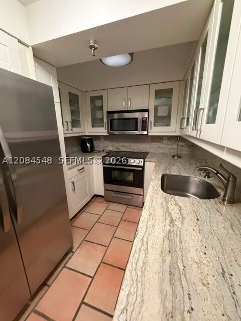 Building Photo - 2401 Collins Ave
