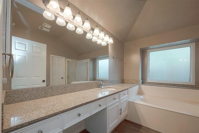 Building Photo - 3118 Watercastle Ct