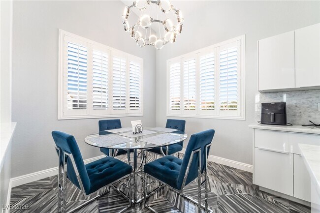 Building Photo - 2076 E Wigwam Ave