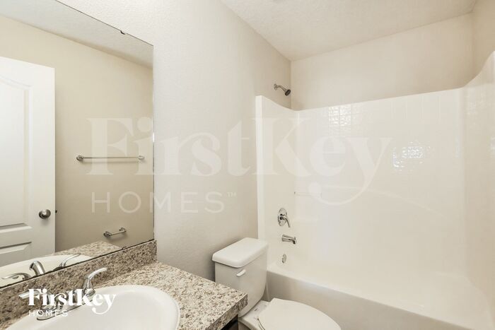 Building Photo - 10226 Magnolia Hills Dr