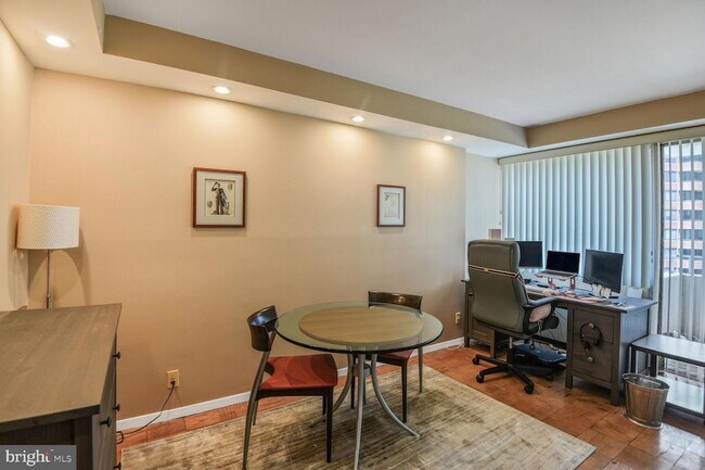 Building Photo - 4515 Willard Ave