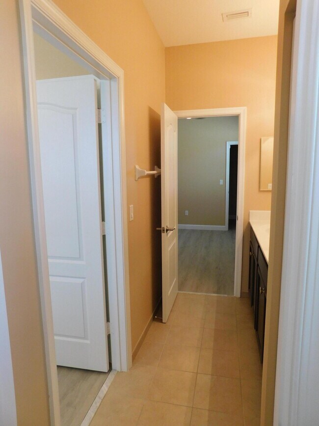 Building Photo - 9626 SW Purple Martin Way