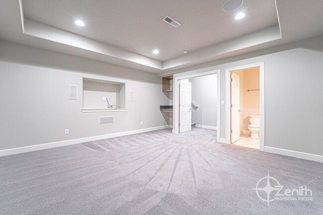 Building Photo - 8108 NE 35th Ave