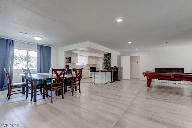 Building Photo - 1489 Santa Anita Dr