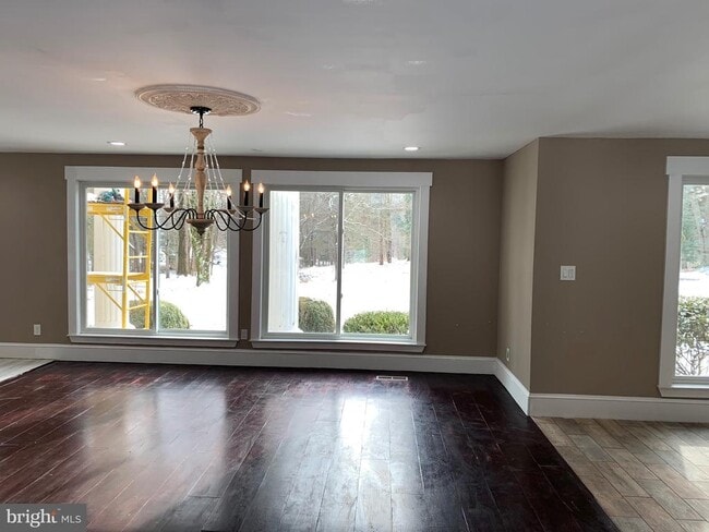 Building Photo - 204 Donmore Dr