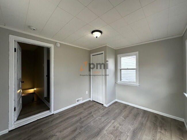 Building Photo - 1215 170th St