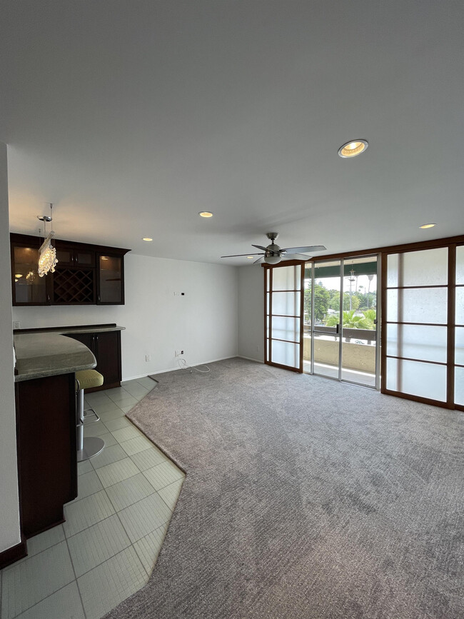 Building Photo - 6455 La Jolla BoulevardUnit 245 Ln