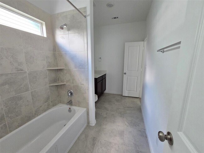 Building Photo - 1329 Weatherford Ln