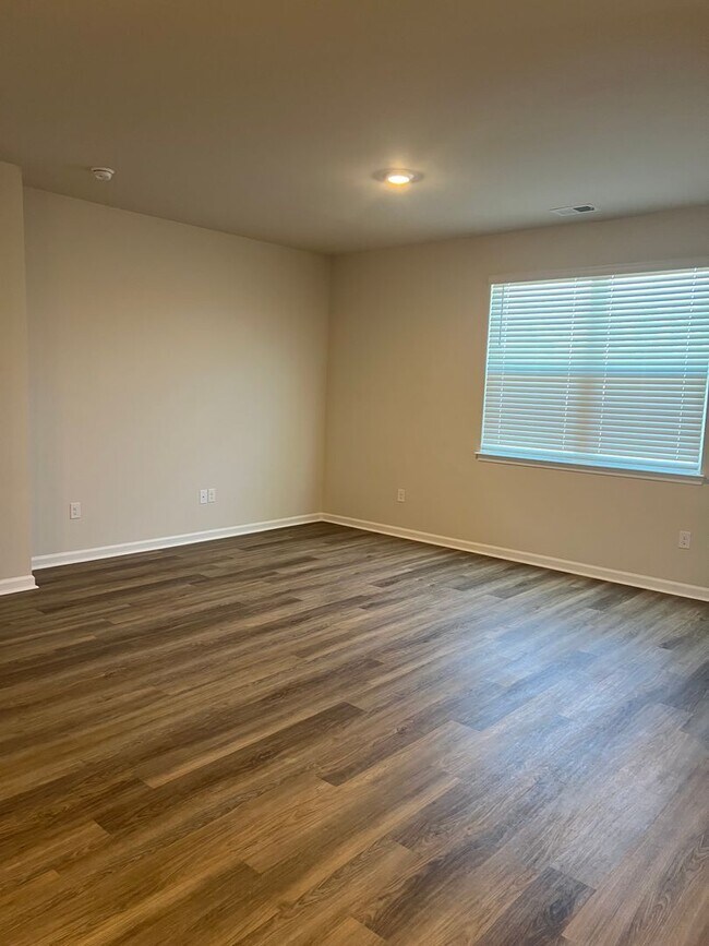 Building Photo - 331 Gringott Ln