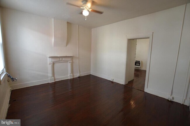 Building Photo - 482 W South St