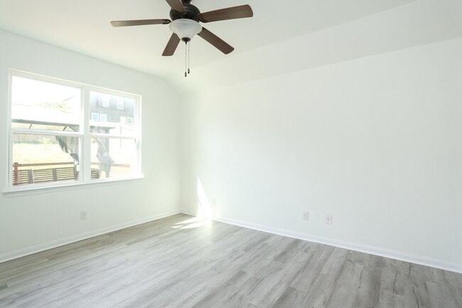 Building Photo - New Braunfels Home In Magnolia Springs