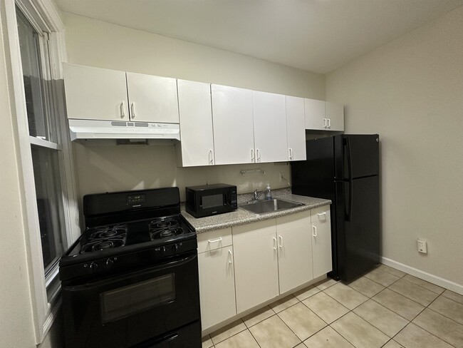 Building Photo - 203 Ogden Ave.