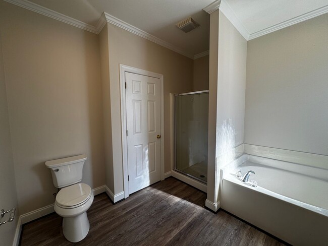 Building Photo - 181 New Hampshire Ct