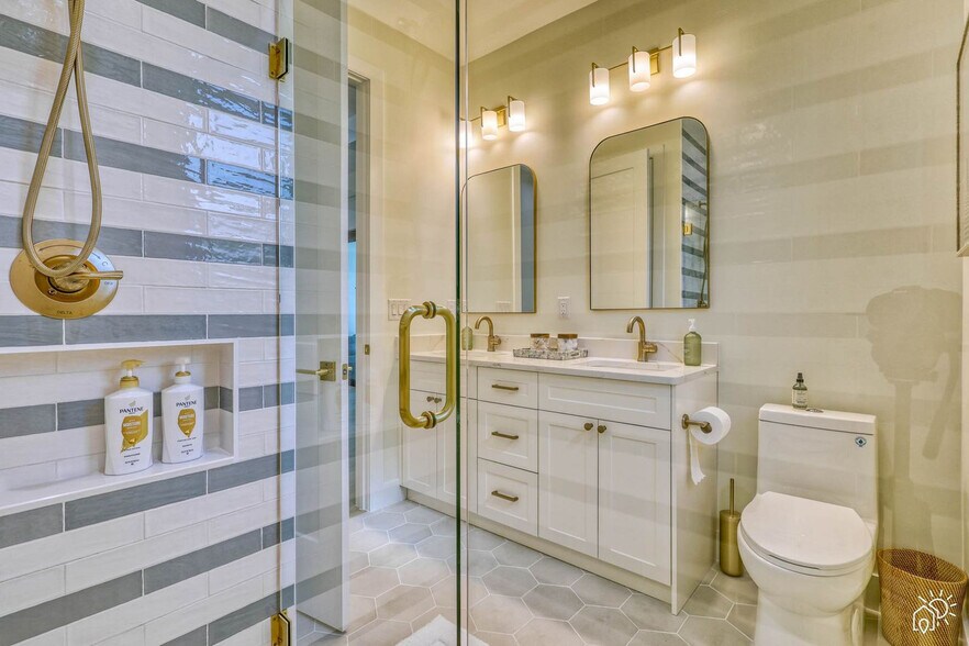 Building Photo - 2215 Amnesty Dr