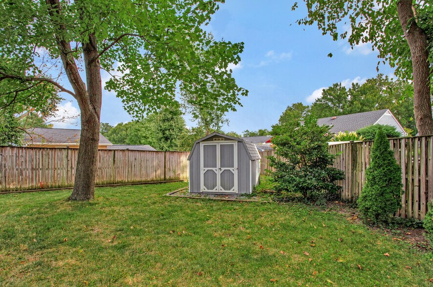 Building Photo - 1408 Damsel Ln