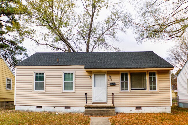Building Photo - 2019 S Whitehill Dr