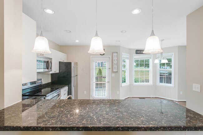 Building Photo - 405 Donelson Loop