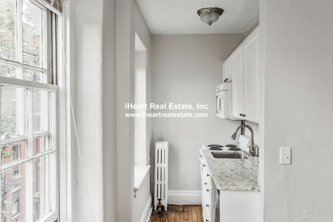 Building Photo - 47 S Russell St