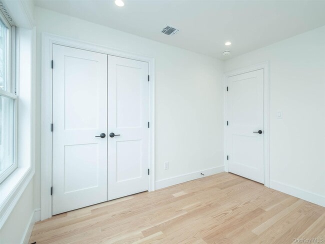 Building Photo - 35 Dunwood Rd