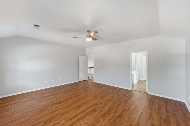 Building Photo - 3111 Glenwood Dr