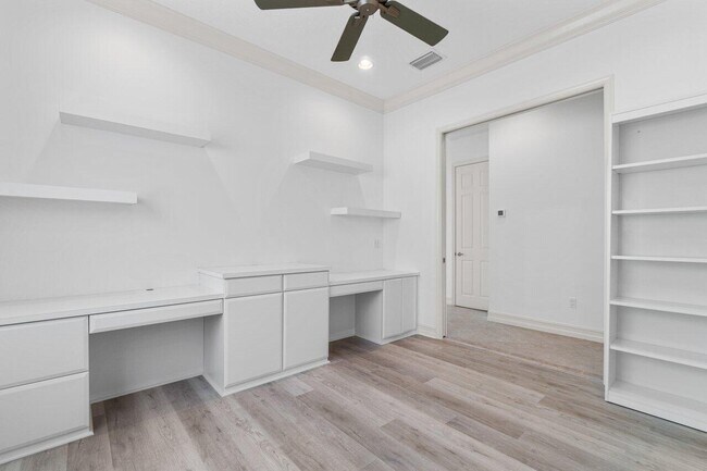 Building Photo - 9039 Ribbons Ridge Point