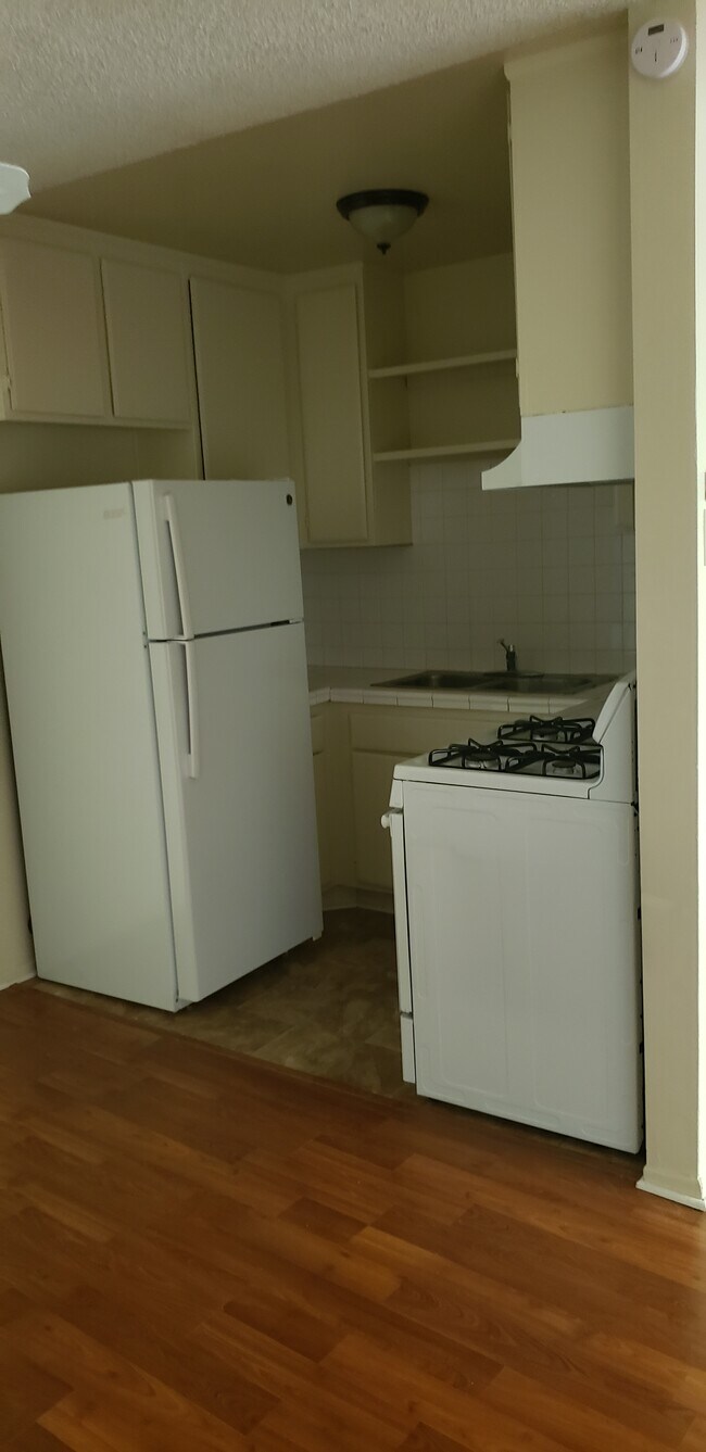 Kitchen - 2810 Reservoir St