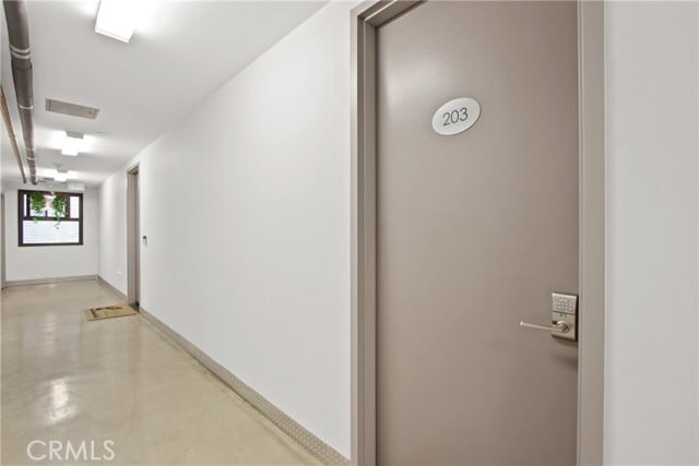 Building Photo - 433 Pine Ave