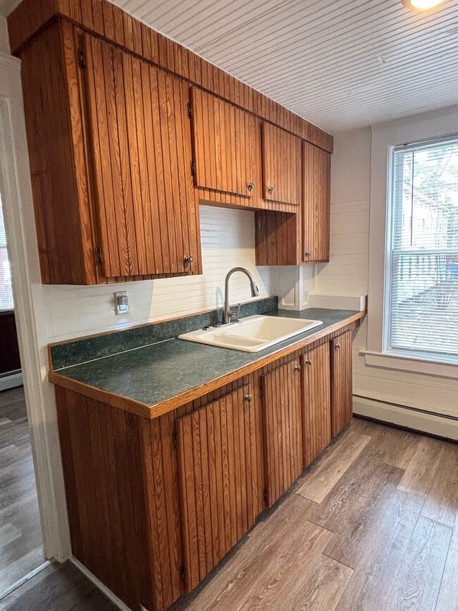 Building Photo - 151 S Main St