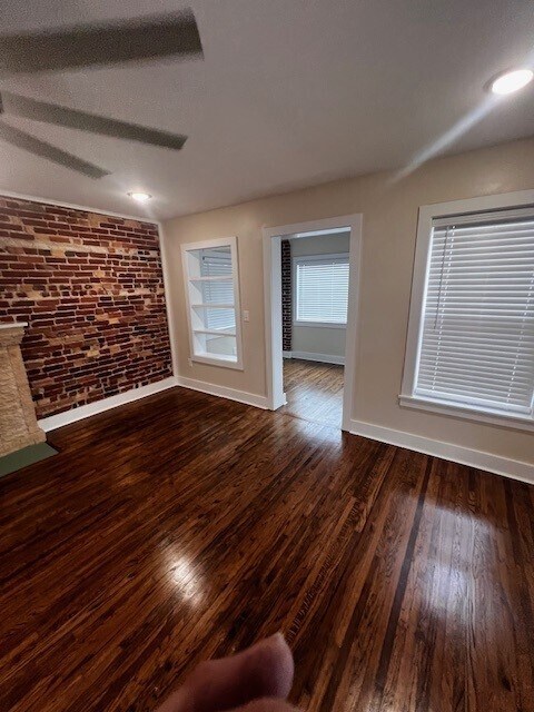 Building Photo - 2529 E Admiral Pl