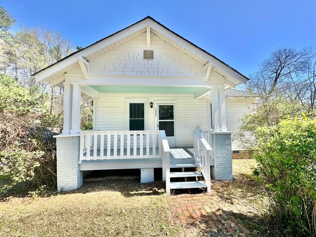 Building Photo - 1362 Banks Rd