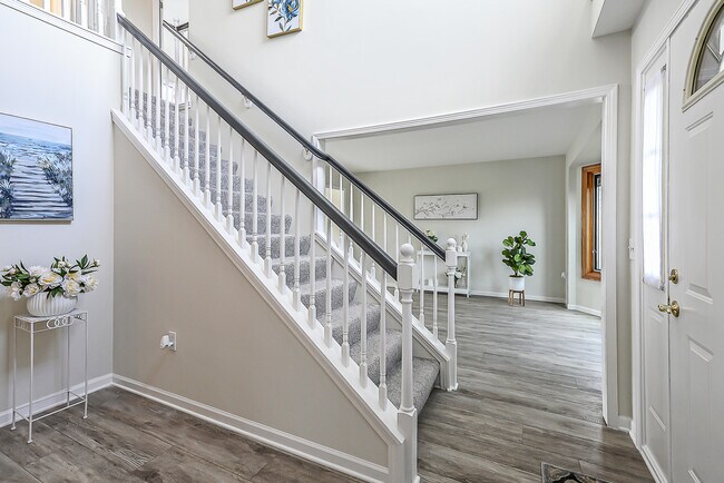 Building Photo - 2400 Rockport Ct