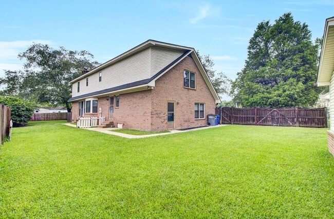 Building Photo - 8000 Eberly Ave