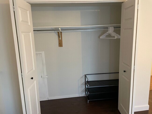 Bedroom 2 view 3 - 27 Centaur Ct