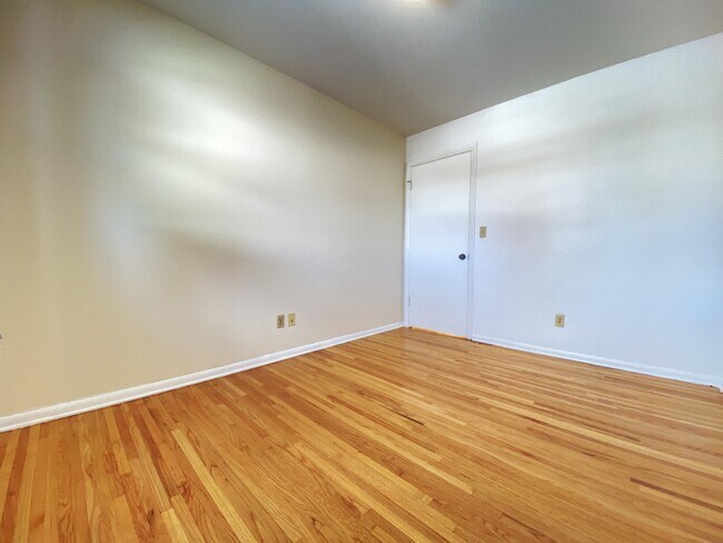 Building Photo - 1877 22nd St NW