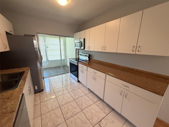 Building Photo - 7600 NW 4th Pl