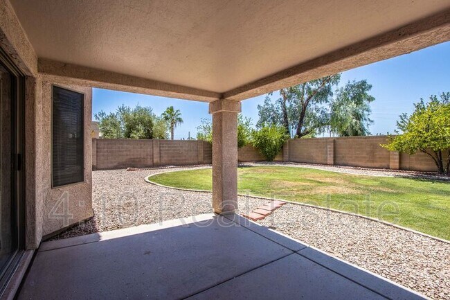 Building Photo - 4650 S Greythorne Way
