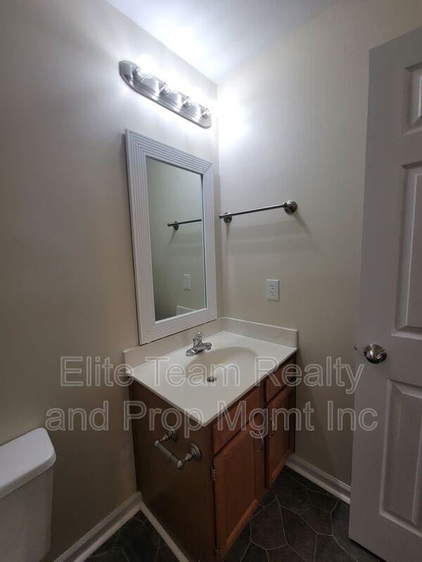 Building Photo - 3811 Mosscroft Ln