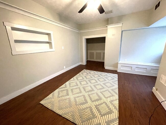 Building Photo - 266 W 8th St