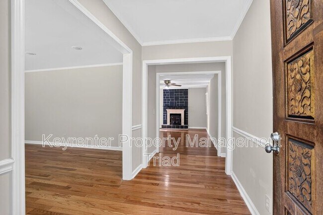 Building Photo - 5108 Lakeshore Ct