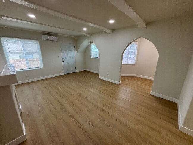 Building Photo - 24337 Myers Ave