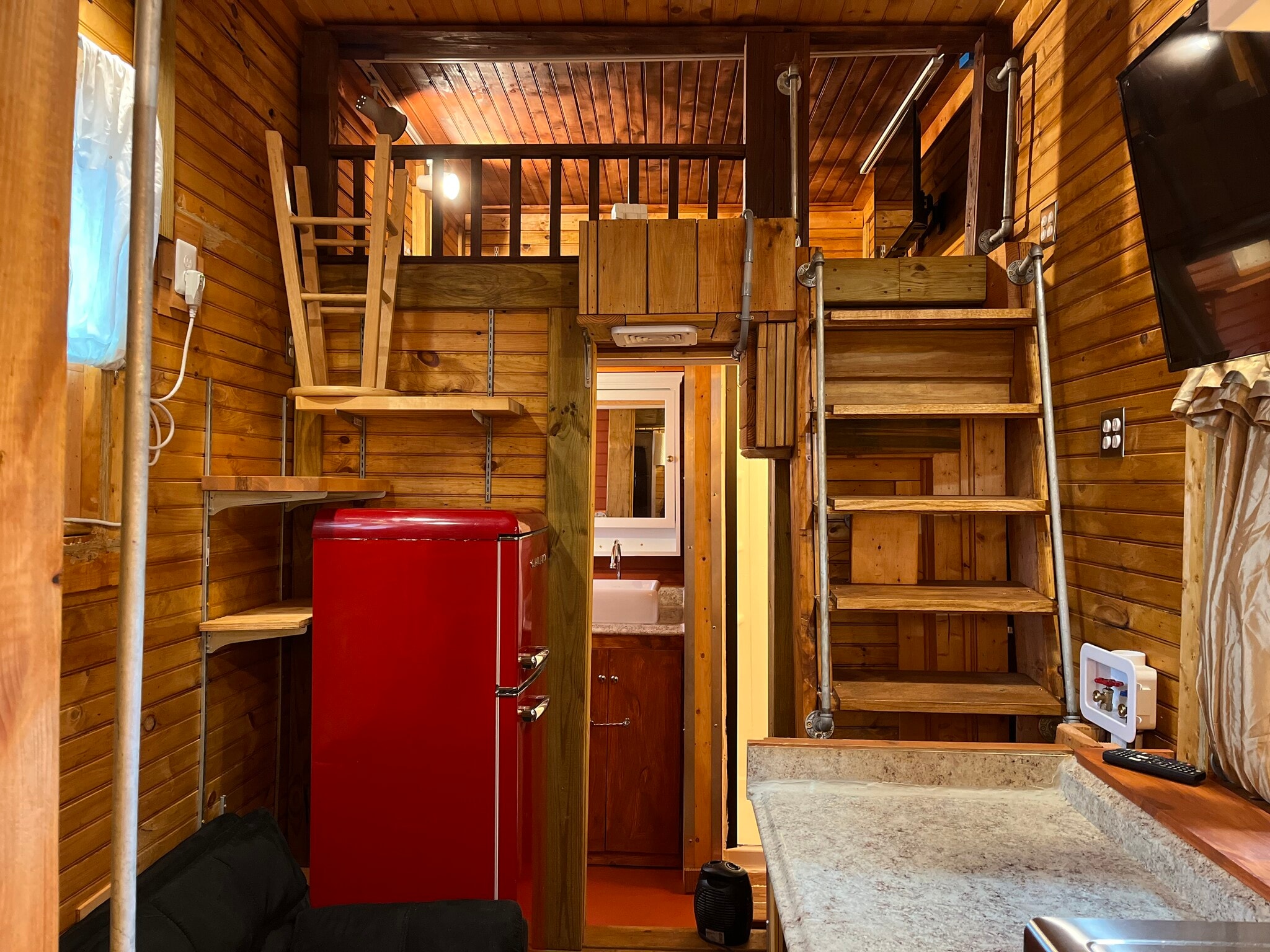 Building Photo - 142 Webster St NE