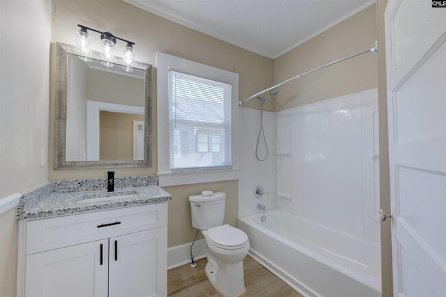 Building Photo - 3012 Rosewood Dr