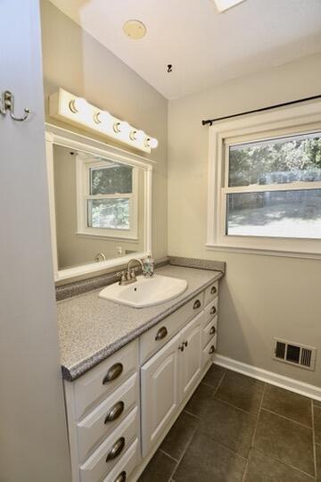 Building Photo - 3 Spring Lake Dr