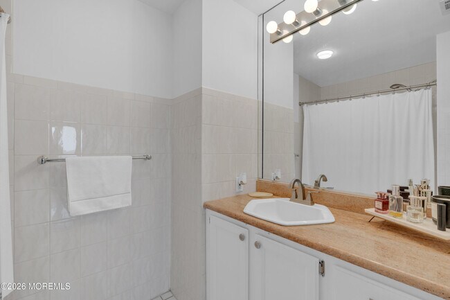 Building Photo - 525 Ocean Blvd