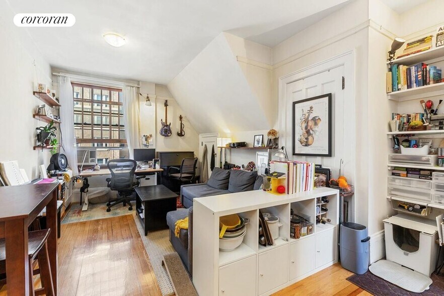 Primary Photo - 527 W 110th St